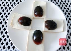快乐的小金鱼---皮蛋豆腐的做法图解5