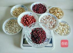 薏豆芡实莲子粥的做法图解1