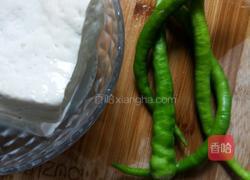 青椒煎豆腐的做法图解1