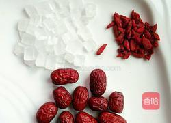 冰糖银耳红枣羹的做法图解1