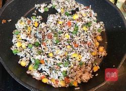 三色藜麦炒饭的做法图解5