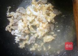 鸡蛋肉块炒饭的做法图解4