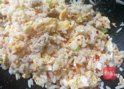 鸡蛋肉块炒饭的做法图解6