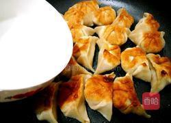 煎饺子的做法图解4