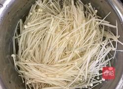 凉拌金针菇的做法图解2