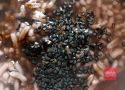 黑豆芝麻粥的做法图解6
