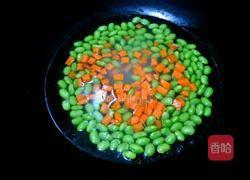 毛豆炒肉的做法图解4