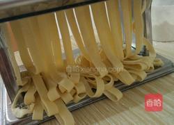 鸡蛋手工面的制作（面条机版）的做法图解6