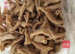 青椒炒鸭肠的做法图解1
