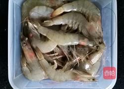 蒜蓉粉丝蒸虾的做法图解2