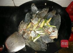 香煎鱼尾的做法图解5