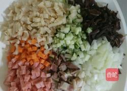 百味炒饭的做法图解1