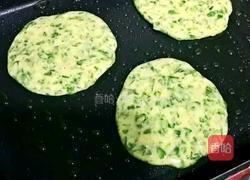香煎芹菜饼的做法图解5