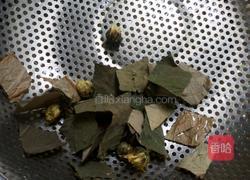 菊花荷叶茶（减肥茶）的做法图解2