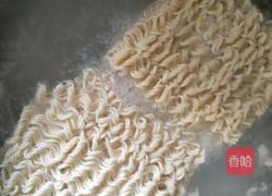 素炒方便面的做法图解2