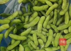 毛豆拌黄瓜的做法图解1