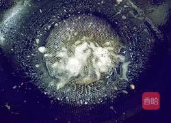 白玉菇炒鸡蛋的做法图解4