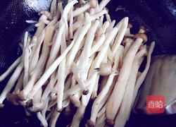 白玉菇炒鸡蛋的做法图解5