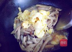 白玉菇炒鸡蛋的做法图解8