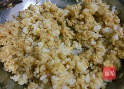 美味的酱油炒饭（蛋包饭）的做法图解4