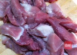 玉米萝卜瘦肉汤的做法图解2