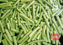 蒜香麻汁豆角的做法图解2