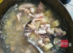 土豆烧鸡的做法图解1