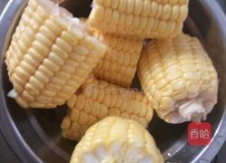 玉米扁鱼菜干汤的做法图解3