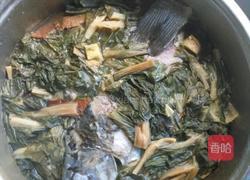 玉米扁鱼菜干汤的做法图解7
