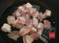 鹌鹑蛋红烧肉的做法图解4