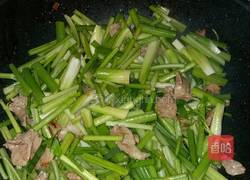 芹菜炒肉的做法图解4