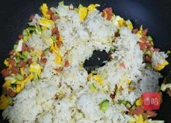 鸡蛋黄瓜蛋包饭的做法图解6