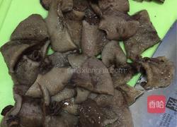 栗蘑炒瓜片的做法图解3