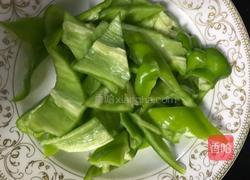 尖椒豆皮的做法图解1