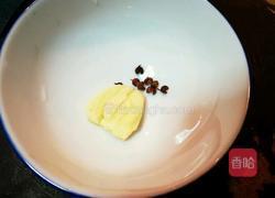 藕带大骨汤的做法图解2
