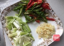 老干妈蒜香回锅肉的做法图解1