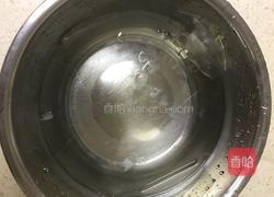 好吃不腻的榴莲慕斯的做法图解1