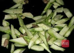 丝瓜炒肉的做法图解3