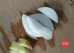 羊肉金针菇菠菜汤的做法图解1