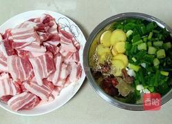 配菜小炒肉的做法图解2