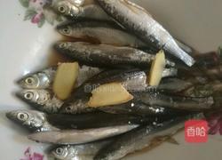 香炸小鲫鱼的做法图解2