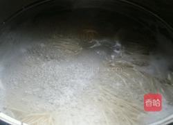 鸡蛋抄面的做法图解2