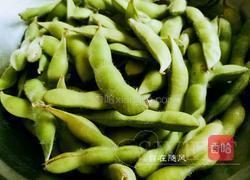 煮毛豆的做法图解1