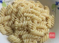 番茄味螺旋丝意大利面的做法图解4