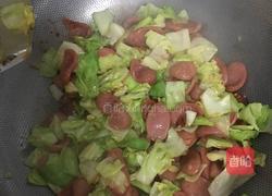 圆生菜炒火腿肠的做法图解5