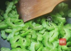 苦瓜炒鸡蛋的做法图解6