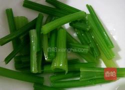 凉拌芹菜的做法图解6