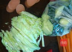 素菜炒腊肠的做法图解1