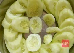 白糖冰镇黄瓜的做法图解3