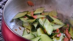 黄瓜炒火腿肠的做法图解13